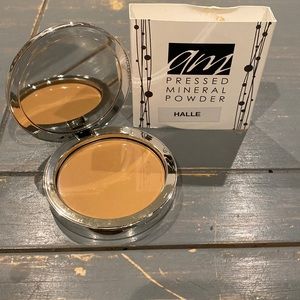 Advanced Mineral Pressed Mineral Powder - Halle